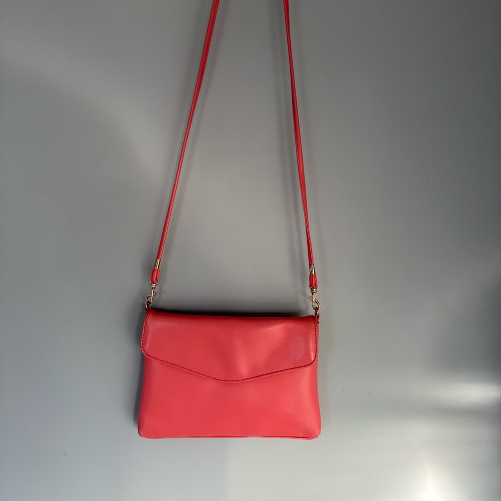 Pink 70s style crossbody bag